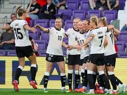 马拉松：上海马拉松完赛人数创纪录