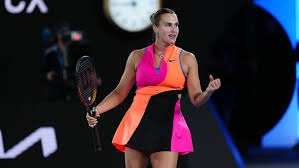 佩普·瓜迪奥拉谈及自己在曼城的未来时表示：“你们想炒我鱿鱼？没门！我的薪水这么高。我的合同还剩一年……” 来源：City Xtra